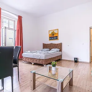 Hostel 6 Min To Amusement Park - Economy In Shared, Bécs